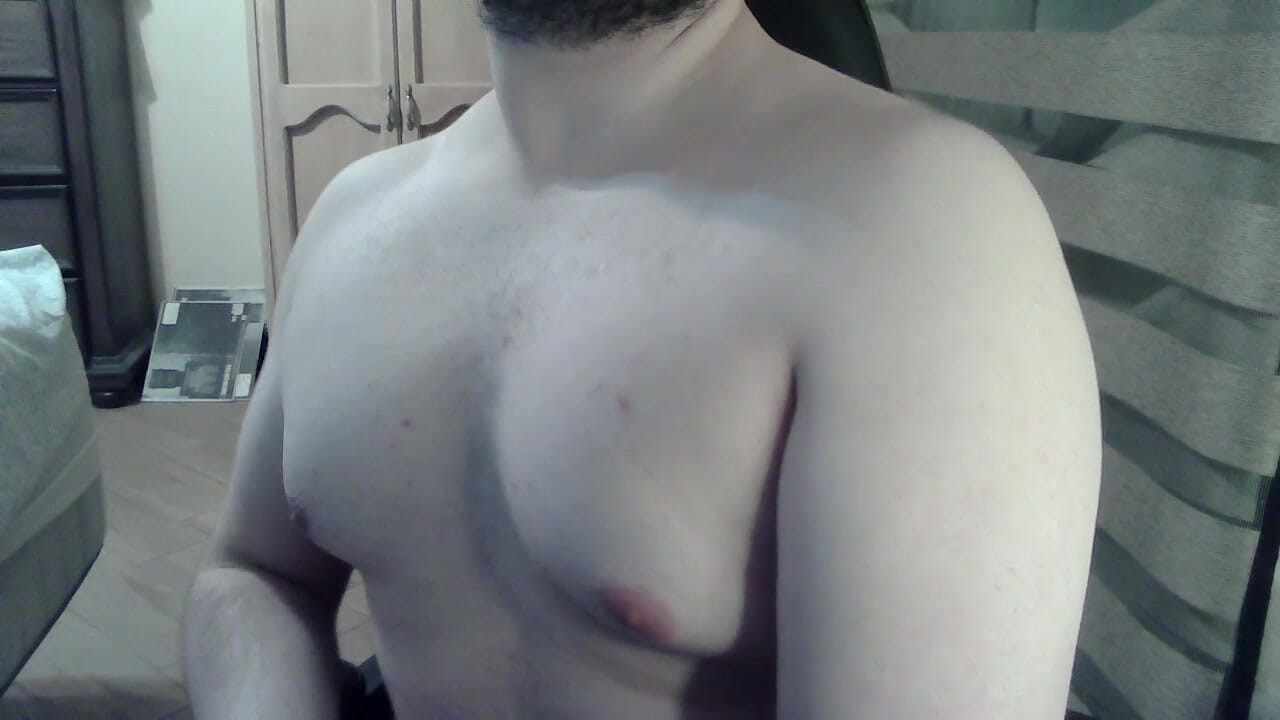 Brief clip in a muscular studs stripchat show