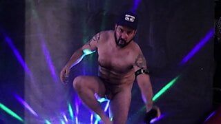 Papi oso sam negro strip dance y enorme corrida