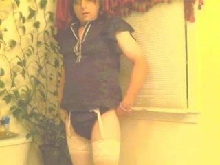 CD cums in her panties