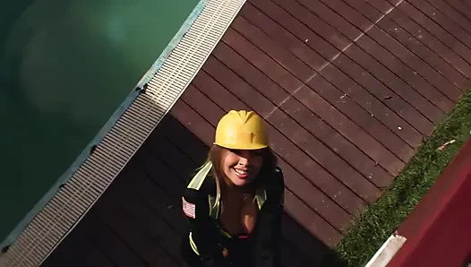 Amcık burada esnetiliyor, kontrol et....