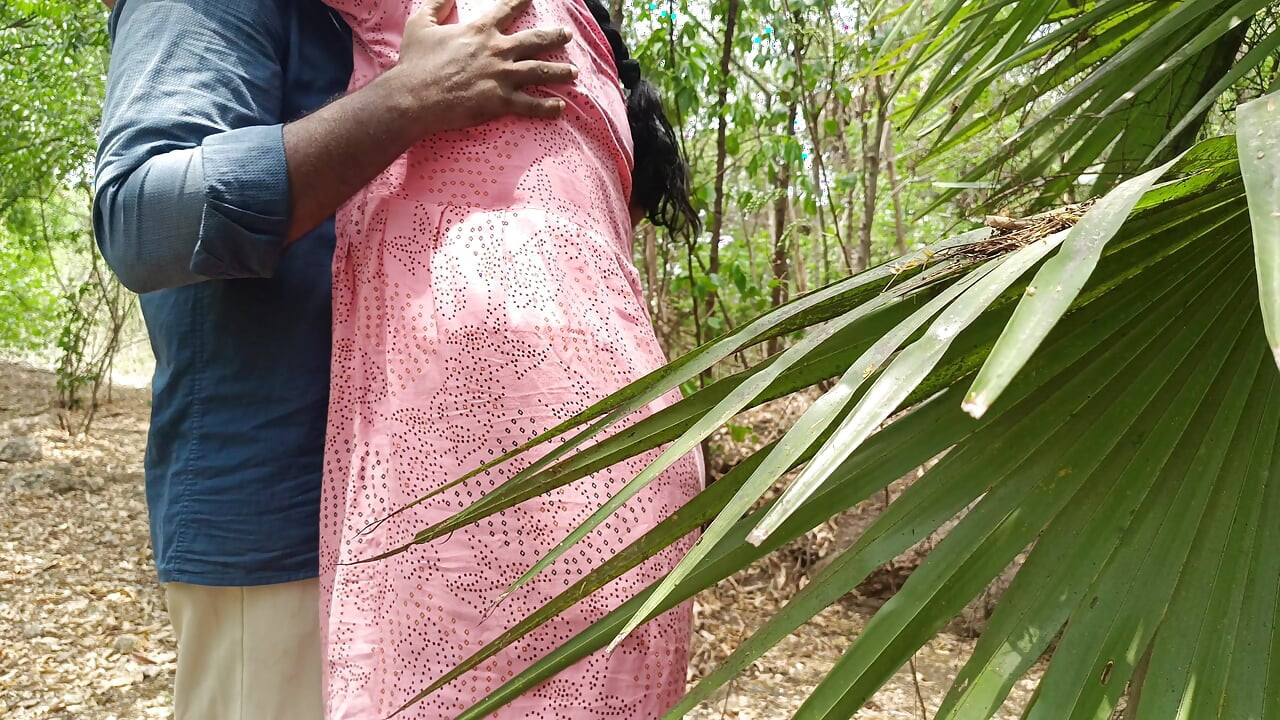 Outdoor housewife breast milk