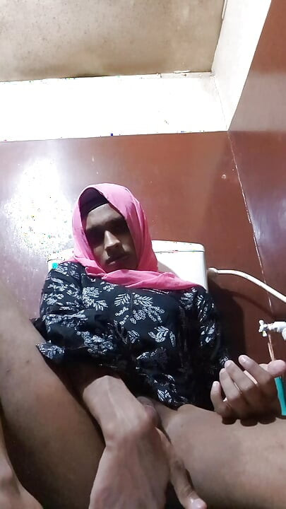 Desi hijabi gay femboy homemade masterbation