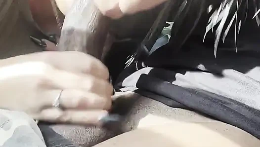 Arabada büyük zenci yarağıyla oral seks