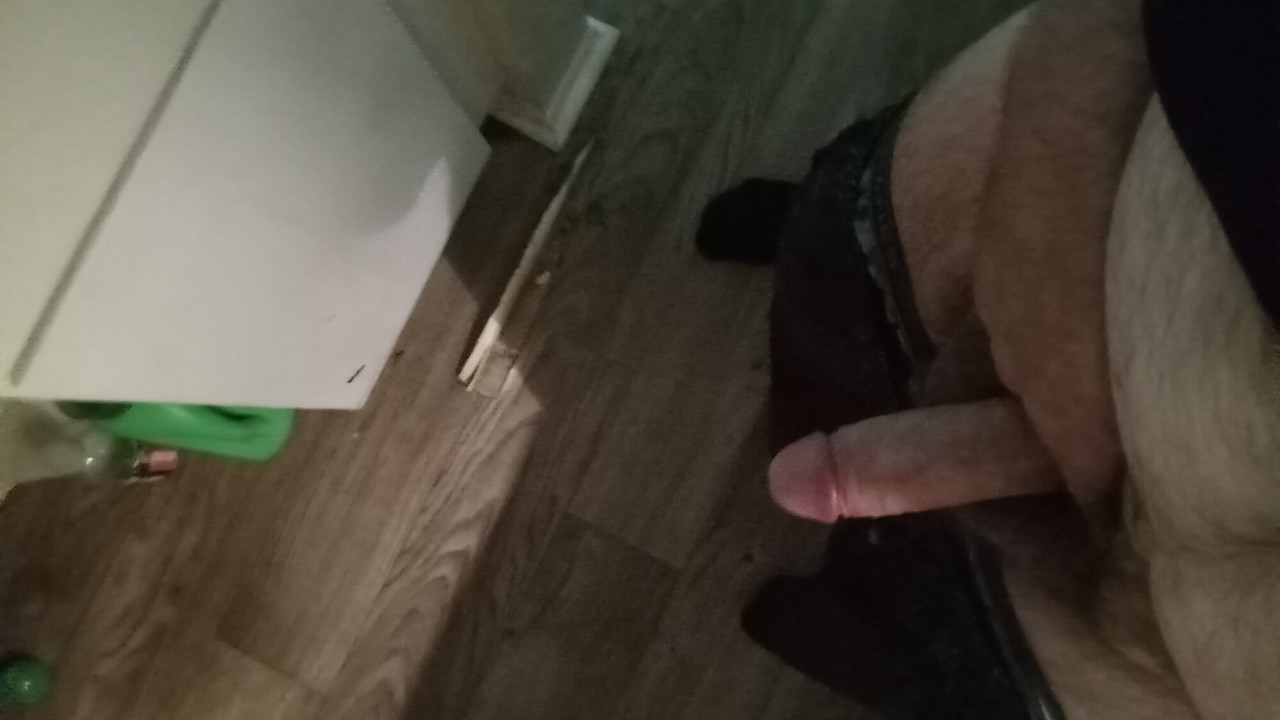 Come play with my dick horny and ready to fuck and eat someone's wet pussy