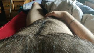 Cuerpo peludo semen y polla gorda