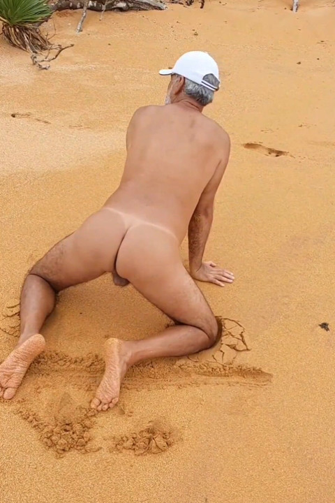 Ladysilva sissy naked on the beach