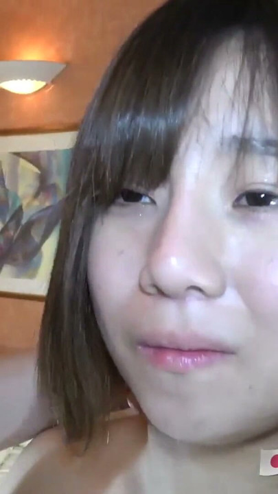 Genert japansk teenager nyder POV-legetøj og sex | Klip 1