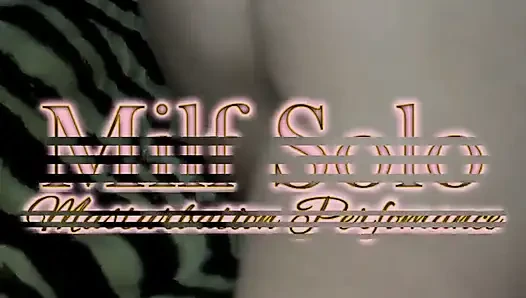 MILF Solo Masturbation Performance