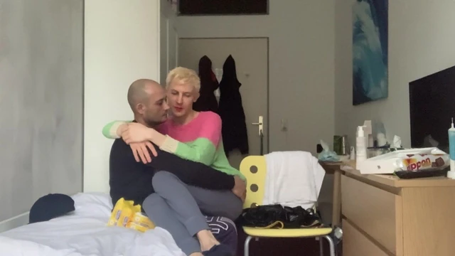 Сисси всегда жаждет грубого члена