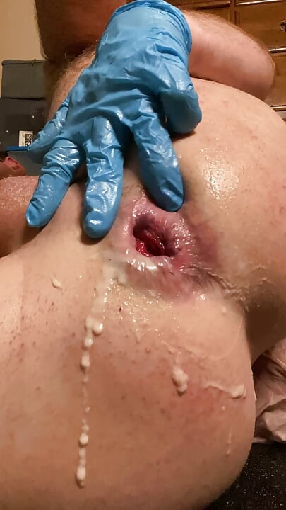 Mostrando o cu sem piedade
