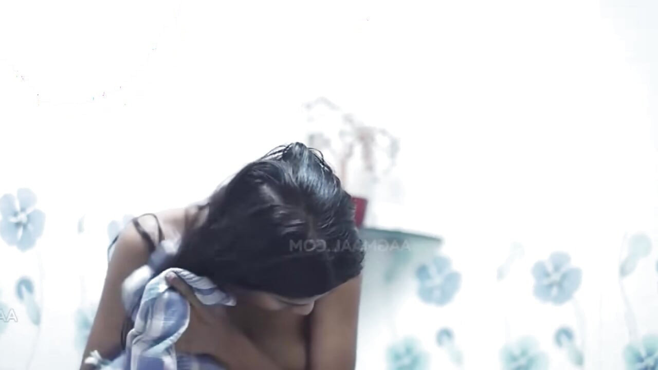 Nahate hue step sister ki nangi video bna kar viral kar di