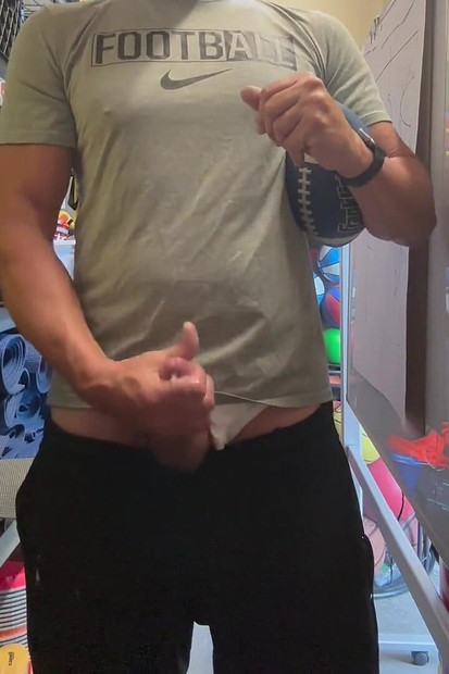 アルファのスタッド、Jockdad87が大量のフットボールを噴射する