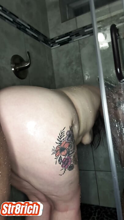 Anal threesome with two baddies blowjob and fucking white girl and Ebony slut