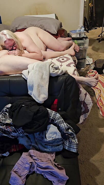 Fästman i bur, knuten, släppt