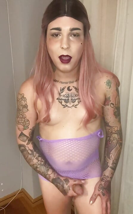 Ti piace un outfit del genere? Mi è piaciuta la sensazione del mio cazzo