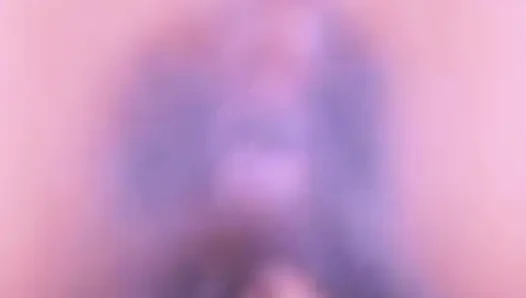 Melompat keras ke kontol gemuknya sampai dia memukul rahim.
