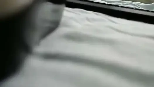 Заставляю себя кончить для тебя