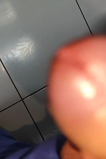 Big Dick Pumping Tree Cock Veins