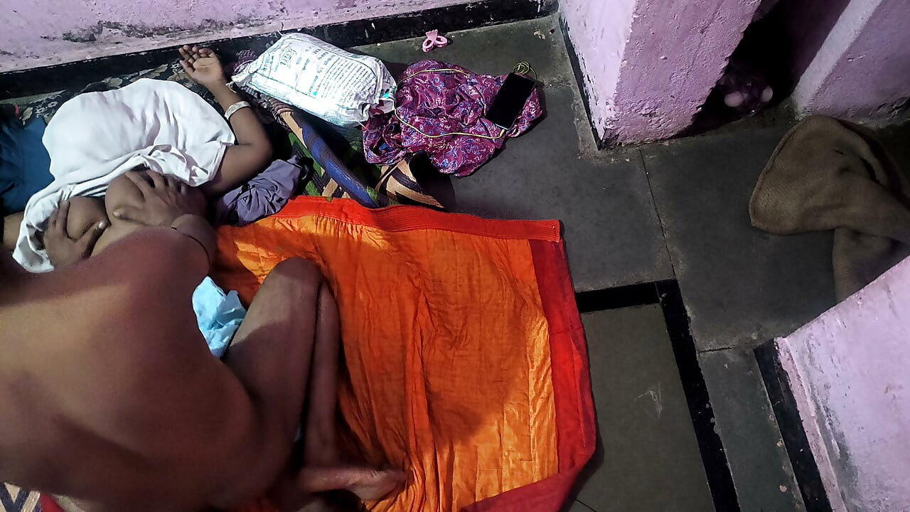 Baap ne sauteli beti ko jabbardasti chod diya