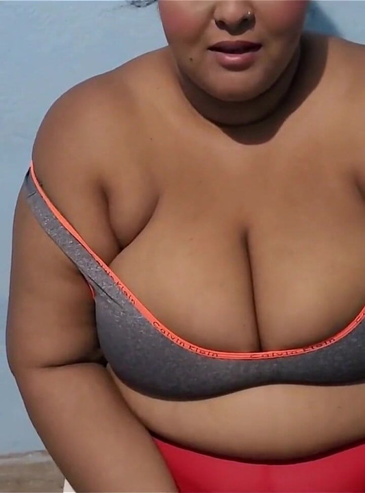 Bricklayer Has Sex with a Chubby Woman at an Abandoned Construction Site.