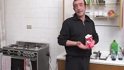 Üvey babam gerçek yaşlı bir domuz