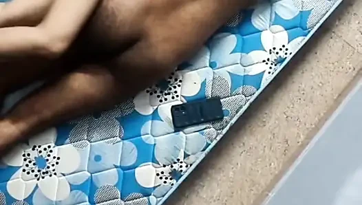 Pasangan seks di rumah