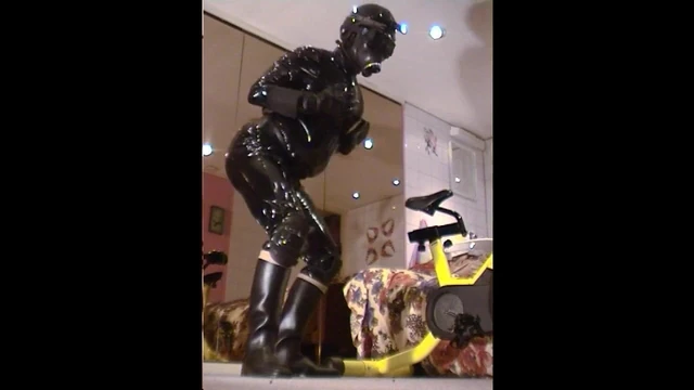 Roxina Shiny Tranny