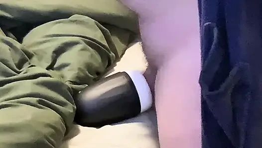 Ağız oyuncağımı gelecekteki döl kayganlaştırıcıyla dolduruyor