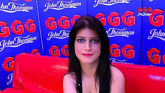 Глотающей сперму красотке-студентке с большими сиськами трахают Ggg John Thompson