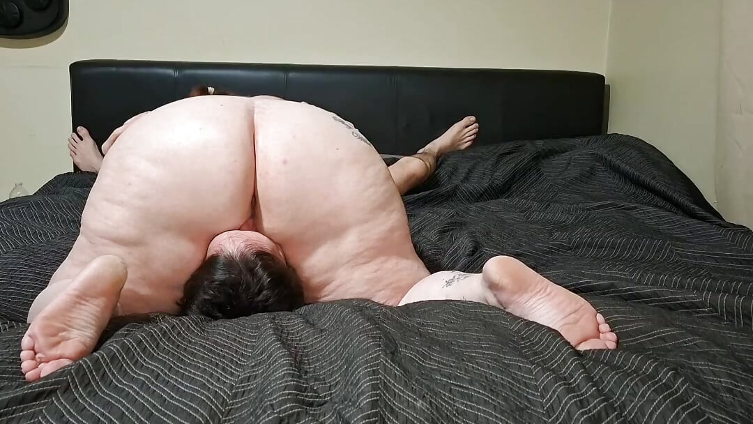 69 endet mit muschi-CREAMPIE