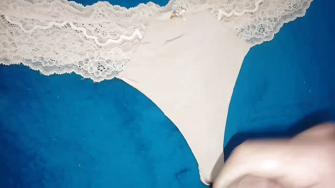 내 마누라 팬티에 정액