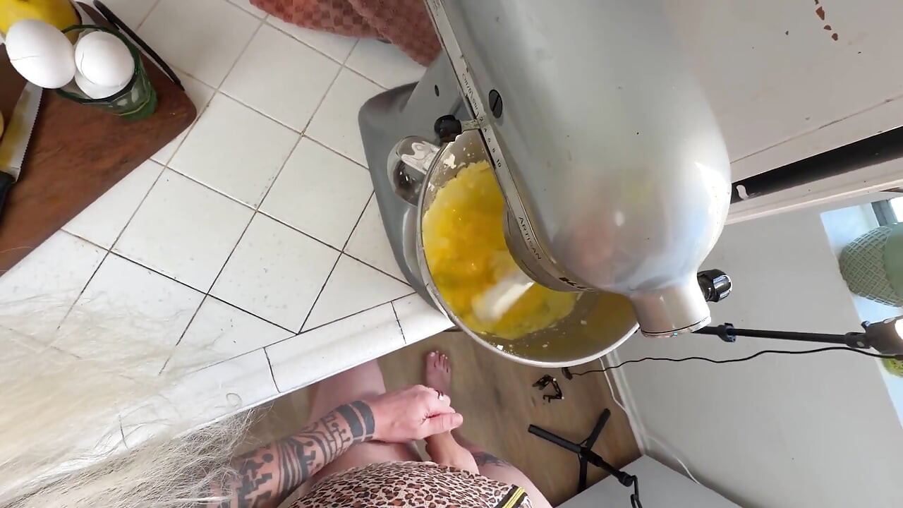 Trans Giantess Gourmet 2 - Poundcake - Solo Anal and a Huge Cumshot