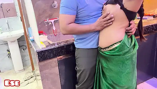 Tante dientot dari belakang.......