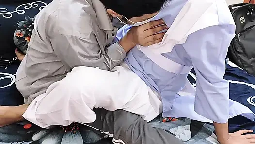 Murid bangla India dengan video ngentot romantis guru.