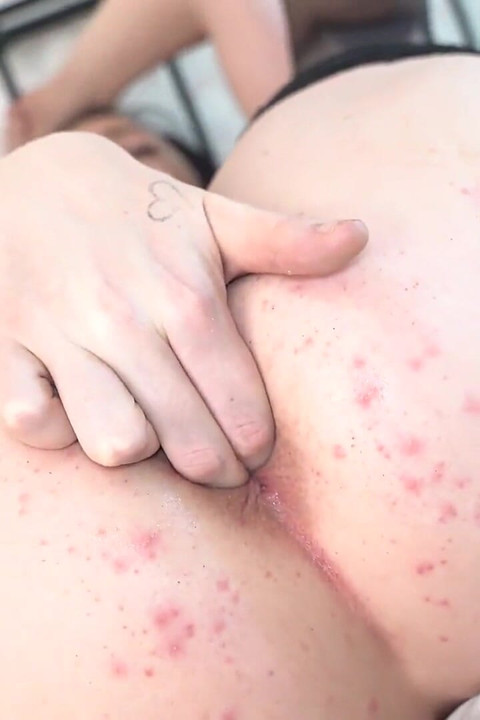 British TS Jennifer Jay cums