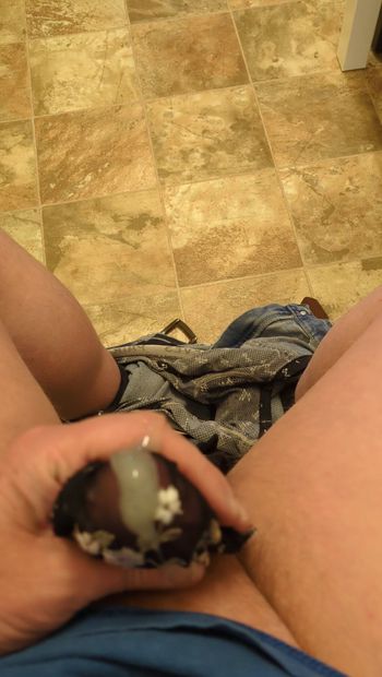Cumming in my girlfriend's panties