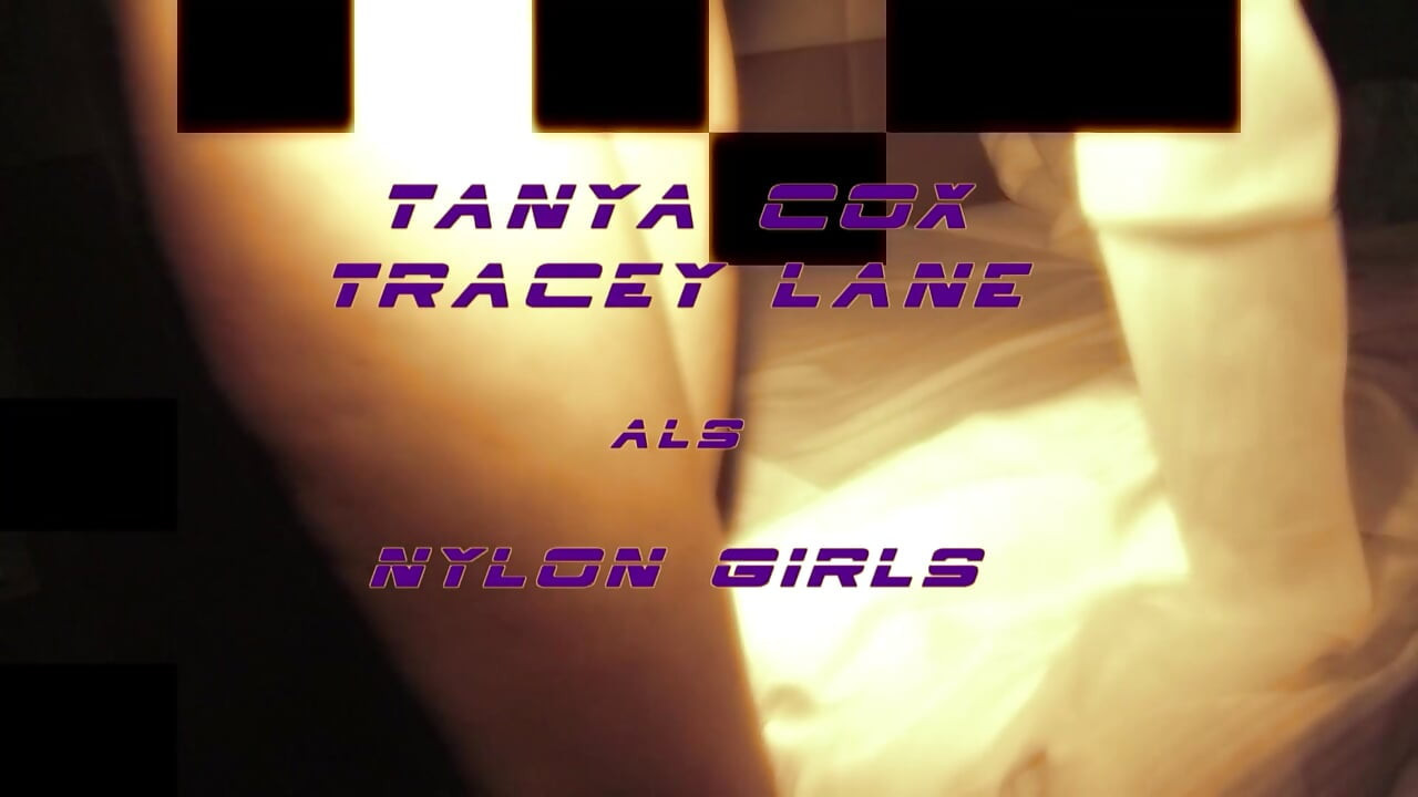 Une Fille En Nylon Attachée Se Fait Baiser Dans Une Séance BDSM Déjantée
