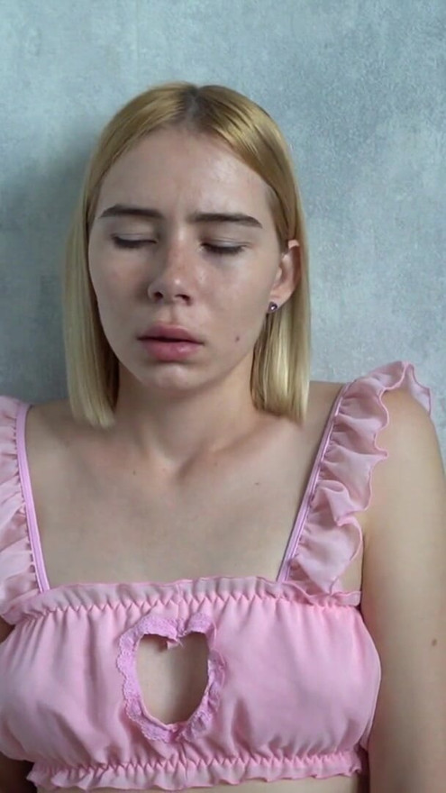 Beautiful Alice has an orgasm, Beautiful agony | Clip 1