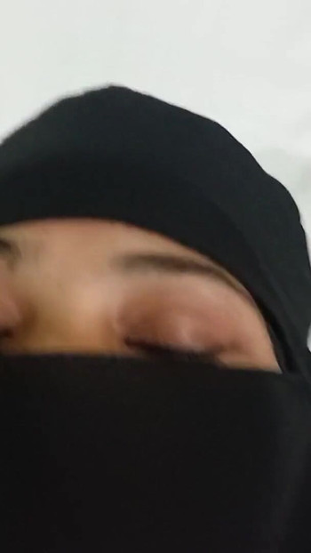 Thrilling moment from "Muslim aunty was squirting during fuck"