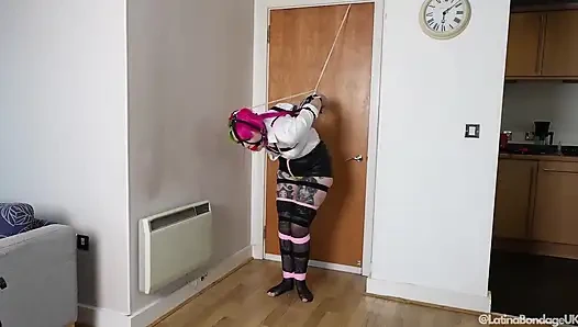 Miimis ultimative bondage-Ordeal: Sekretärin eng gefesselt, geknebelt und gnadenlos gequält!
