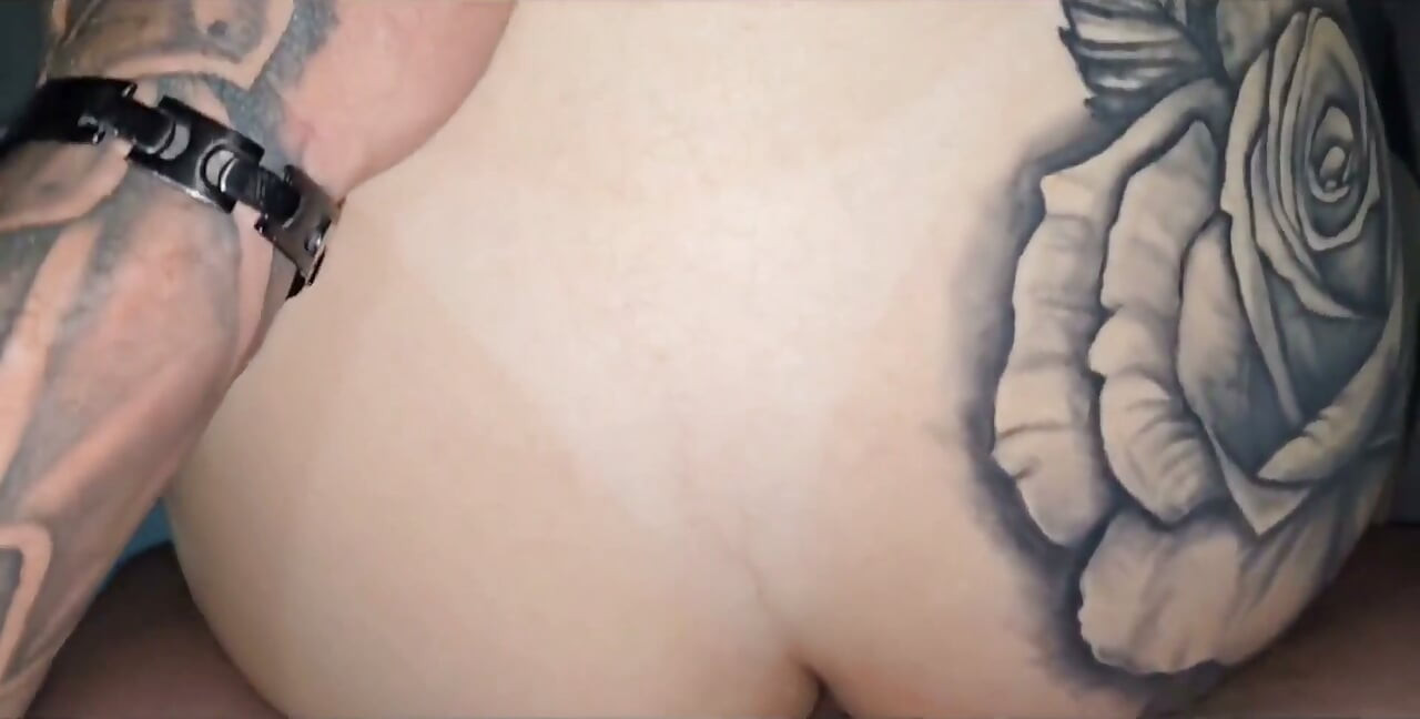 I Caught the Young Girl Masturbating, as I'm Polite, I Offered My Dick to Help!