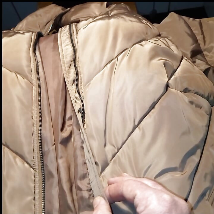 The lady puffercoat wants my sperma