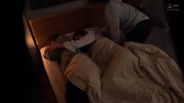 cuckoldcuckold Her Sexy Body in Front of Her Boyfriend...