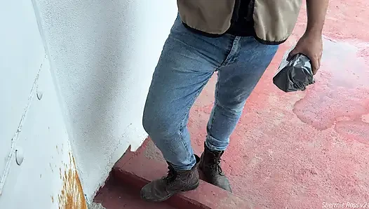 HOT CUSTOMER vs. SHY DELIVERY PERSON: He ended up falling into temptation and fucks me really hard on the couch.