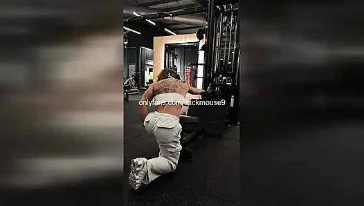 KECELAKAAN TIKTOK USIA 18 TAHUN MEMBOCORKAN MEMEK KRIM SELAMA LIVESTREAM