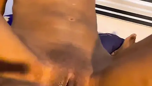 Meine stiefsis lutscht meine muschi