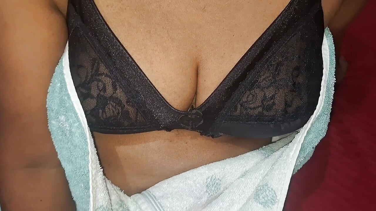 Blind petite blonde MILF in Action