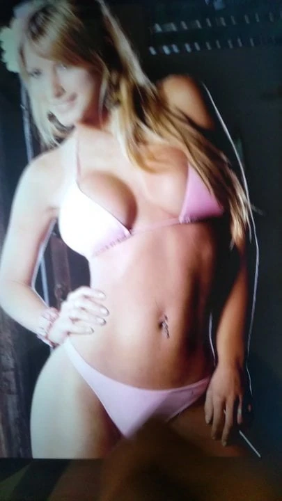 Lucila vit cum tribute