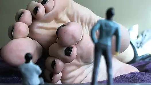 Kaki cewek mungil giantess diabaikan sama pov