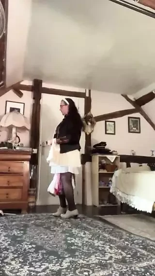 In small lace skirt